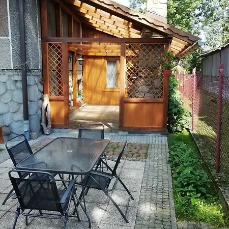 Проживання в сім'ї Goscinne Krol